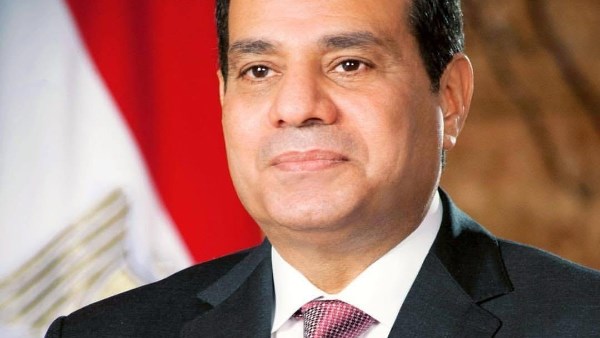 الرئيس السيسي يصل أرض الوطن عقب مشاركته في القمة العربية ببغداد