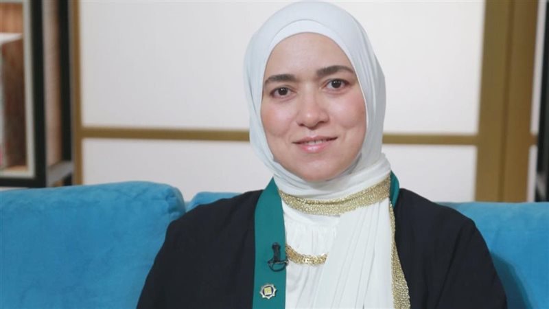 الرقية والصدقة.. دينا أبو الخير توضح وسائل الوقاية من الحسد
