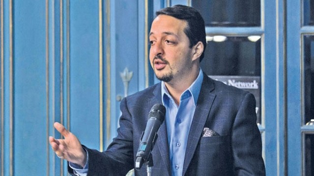 استشاري تكنولوجيا إعلام لـ