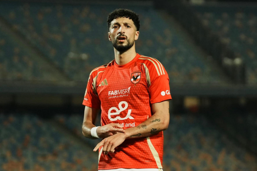 وسام أبو علي يسجل الهدف الثالث للأهلي أمام المصري