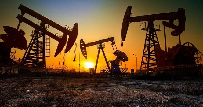 ارتفاع العقود الآجلة للخام الأمريكي بعد تصريحات ترامب بإخلاء طهران