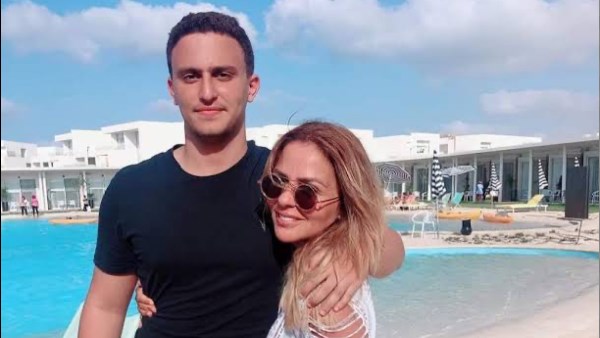 ياسين السقا يحذف صوره مع والدته بعد خبر زواجها من طارق صبري