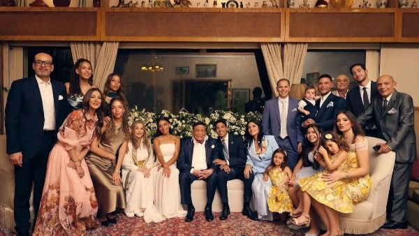 شاهد اول تعليق من الزعيم عادل إمام بعد حفل زفاف حفيده