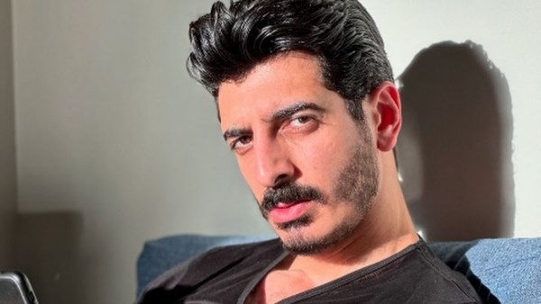 إخلاء سبيل البلوجر شاكر محظور في حيازة المخدرات