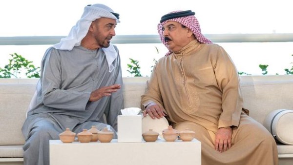 عاهل البحرين ورئيس الإمارات يؤكدان دعمهما لحقوق الشعب الفلسطيني وتضامنهما الكامل مع قطر
