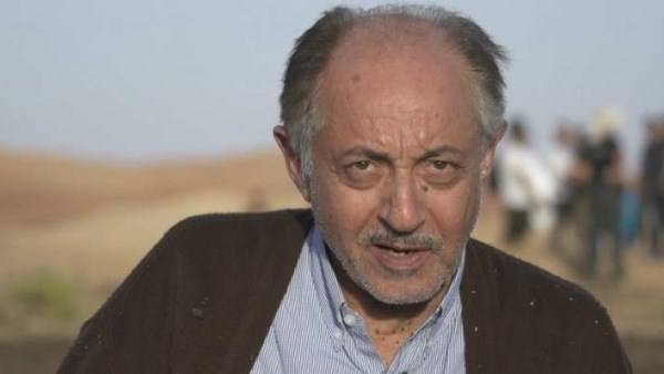وفاة الفنان عبدالعزيز مخيون عن عمر ناهز الـ 80 بعد وعكة صحية  